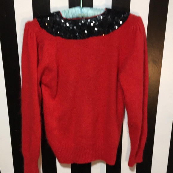 Red & Black 1980s Vintage Angora & Silk Sequin Bow Sweater Size Small/Medium 2/6 - Picture 7 of 10